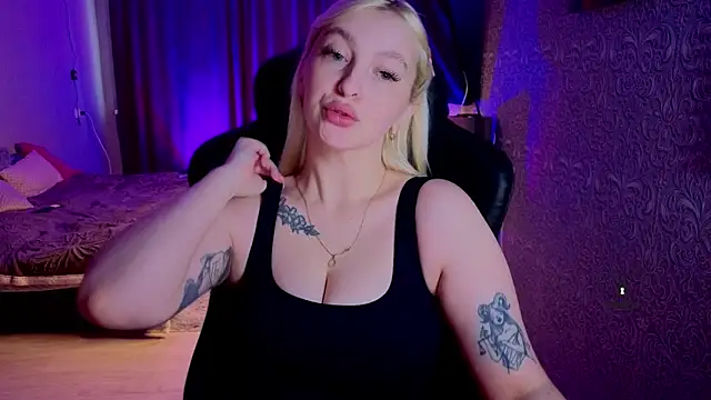 Eva Vibe  online show from May 30, 2026, 4:09 am