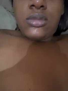 amorasecy online show from February 11, 2026, 12:32 pm