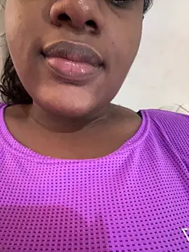 amorasecy online show from April 4, 2026, 2:14 pm