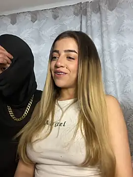 cute emmma online show from February 13, 2026, 12:45 pm