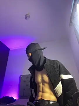 cute emmma online show from March 29, 2026, 11:21 am