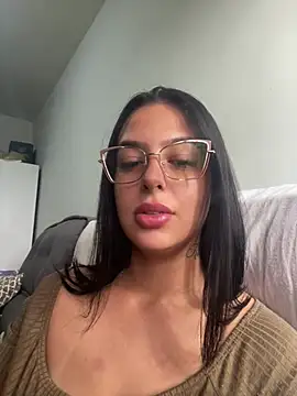 jujuarantes  2026 online show from February 10, 2026, 1:37 pm