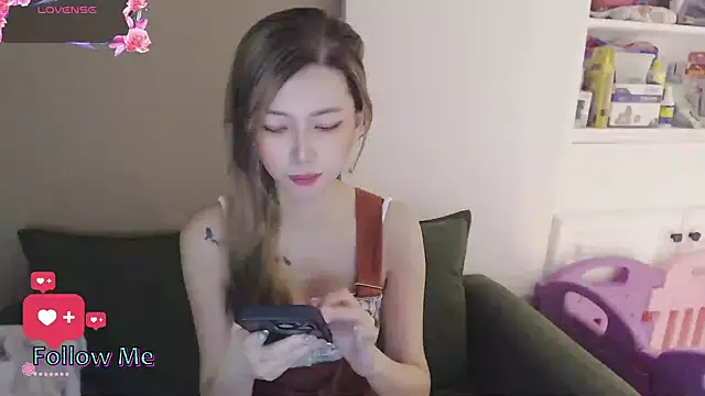 whitecat13 online show from April 16, 2026, 11:22 am