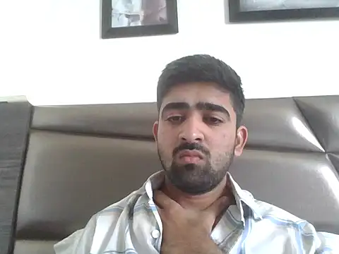 rajj3599 online show from January 15, 2026, 6:18 am