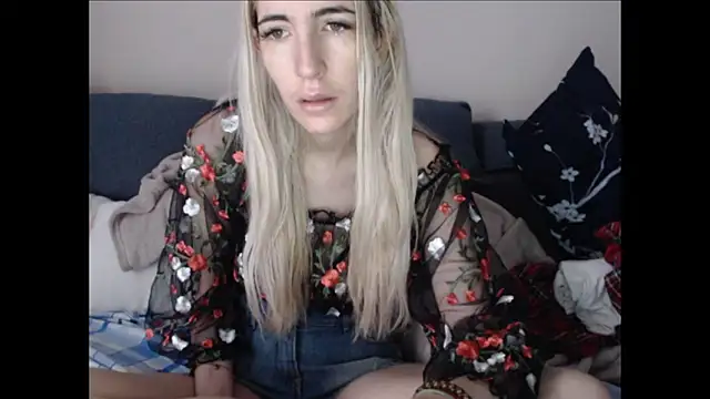 BarbieBlondieGirl online show from June 11, 2026, 8:23 am