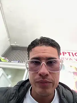 Latin Paisa Boy online show from March 11, 2026, 7:42 pm