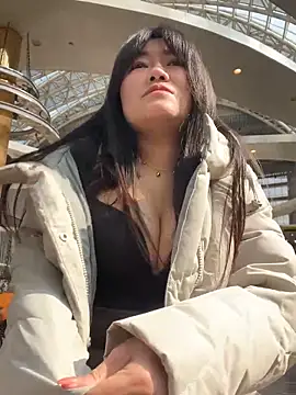 Molly-xiao online show from February 6, 2026, 5:12 am