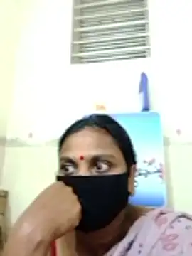 Snapshot of Hot_Sweety02 chatting on February 15, 2026, 12:18 am Hot Sweety02 online show from February 15, 2026, 12:18 am