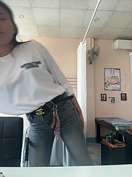 Chiipp69 online show from February 23, 2026, 5:05 am