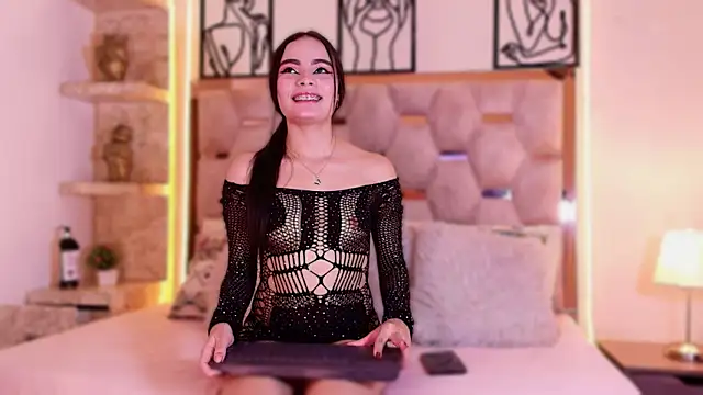 Sophieh Sweet online show from February 9, 2026, 10:03 pm