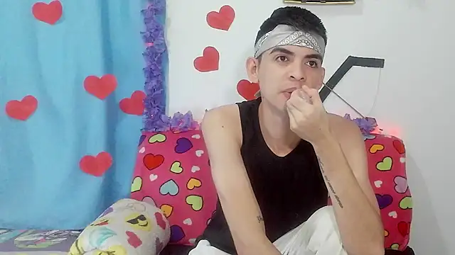 Snapshot of nico22love chatting on February 15, 2026, 3:31 pm nico22love online show from February 15, 2026, 3:31 pm