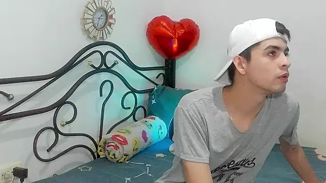 Snapshot of nico22love chatting on March 1, 2026, 6:10 pm nico22love online show from March 1, 2026, 6:10 pm