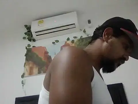 Snapshot of bigdick211292 chatting on March 14, 2026, 2:00 pm bigdick211292 online show from March 14, 2026, 2:00 pm