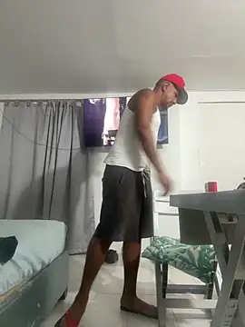 Snapshot of bigdick211292 chatting on March 22, 2026, 9:13 am bigdick211292 online show from March 22, 2026, 9:13 am