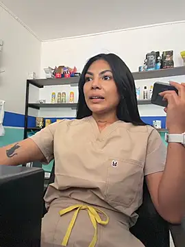 Sarah Hinata online show from January 8, 2026, 1:35 pm