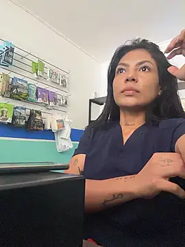 Sarah Hinata online show from January 9, 2026, 1:47 pm