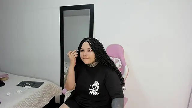 Abby Hiiltoon online show from March 7, 2026, 4:53 am