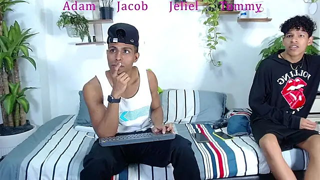 Interracial Snow Bunny online show from January 13, 2026, 5:07 pm