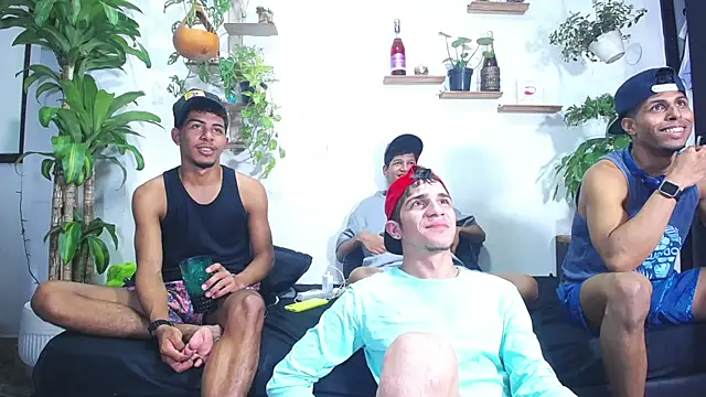 Interracial Snow Bunny online show from February 28, 2026, 11:28 pm