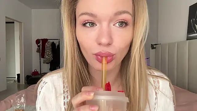 Missfit  online show from January 11, 2026, 8:41 am