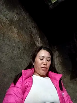 dakota-kis online show from February 11, 2026, 1:32 am