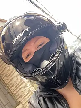 Scarlet auraa online show from February 27, 2026, 5:02 pm