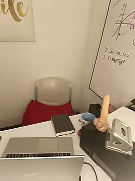 Snapshot of MarianaMonsalve_ chatting on February 12, 2026, 3:01 am MarianaMonsalve online show from February 12, 2026, 3:01 am