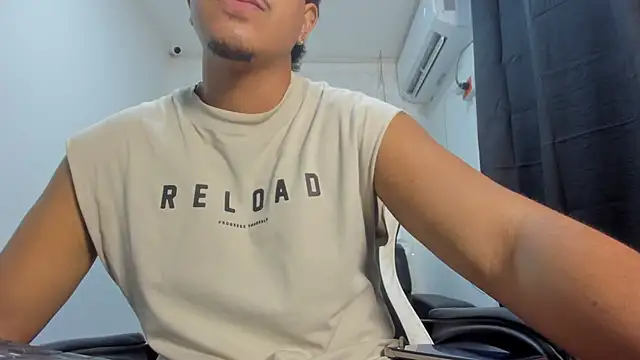 Snapshot of Darkalphax1 chatting on January 8, 2026, 2:41 pm Darkalphax1 online show from January 8, 2026, 2:41 pm