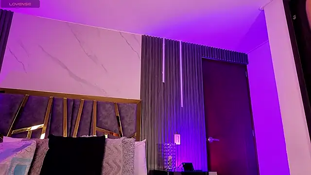 Chloe Connor online show from April 15, 2026, 6:09 am