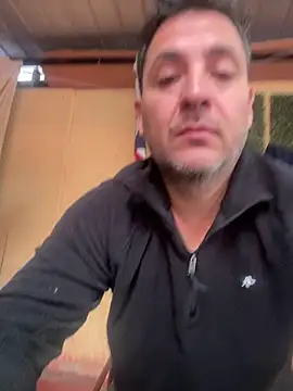 Gonzalodiaz online show from April 27, 2026, 3:21 pm