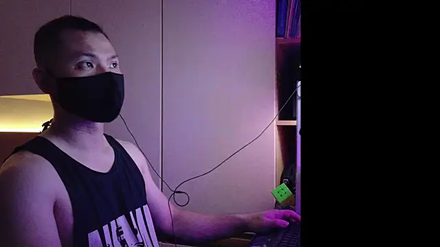 OnlyHand9x online show from April 19, 2026, 3:44 pm