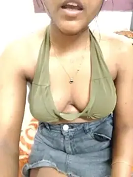 SUGAR Mommii online show from January 13, 2026, 9:20 pm