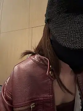 ZJbaby online show from April 12, 2026, 1:38 pm