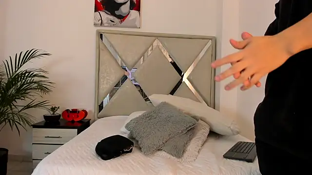 Liam saint online show from February 19, 2026, 12:34 pm