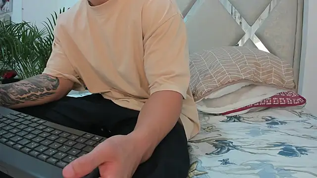 Liam saint online show from March 3, 2026, 12:11 pm