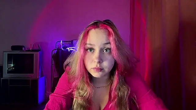 ZoraDearmon online show from February 7, 2026, 9:07 pm