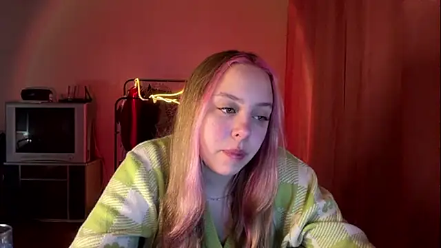 ZoraDearmon online show from February 13, 2026, 9:33 pm