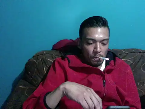 Snapshot of latinomoreno95 chatting on January 17, 2026, 2:05 am latinomoreno95 online show from January 17, 2026, 2:05 am