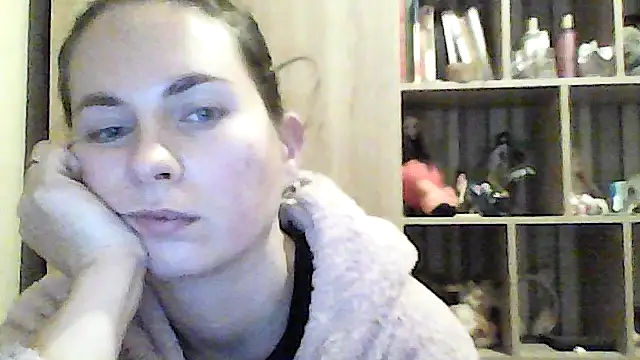 Snapshot of VikiLove765 chatting on January 7, 2026, 11:40 pm VikiLove765 online show from January 7, 2026, 11:40 pm