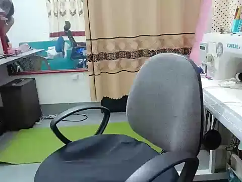 Heni6368 online show from February 5, 2026, 2:00 pm