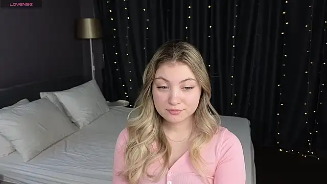 Angel  Grace online show from February 1, 2026, 5:39 am