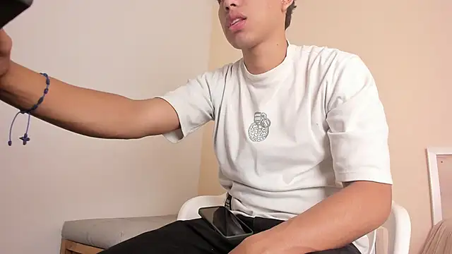 Snapshot of AustinTowers chatting on January 12, 2026, 4:45 pm AustinTowers online show from January 12, 2026, 4:45 pm