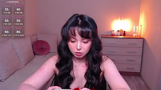 lia hetty online show from April 12, 2026, 4:12 pm