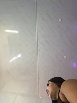 Snapshot of Liaevans__ chatting on January 10, 2026, 7:04 pm Liaevans online show from January 10, 2026, 7:04 pm