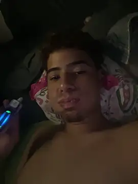 lzinho9153 online show from March 9, 2026, 4:27 am