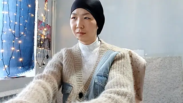 VuiCutie online show from January 7, 2026, 3:53 am