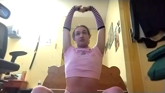 julialafemboy59 online show from January 12, 2026, 1:27 pm