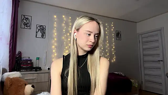 Snapshot of LatashiaOrcutt chatting on January 6, 2026, 12:42 pm LatashiaOrcutt online show from January 6, 2026, 12:42 pm