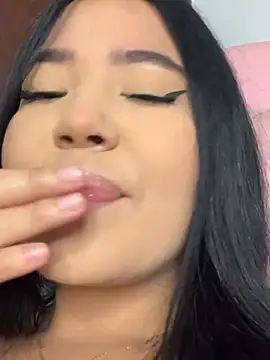 DulcePiink online show from February 14, 2026, 7:54 pm