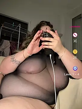 Snapshot of cherrylust12 chatting on June 11, 2026, 12:32 am cherrylust12 online show from June 11, 2026, 12:32 am